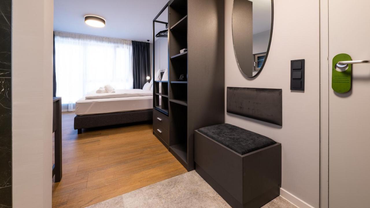 Hotel Metropol ทือบิงเงิน ภายนอก รูปภาพ