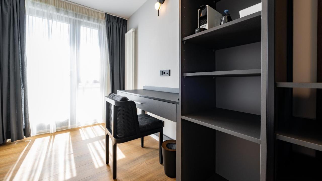 Hotel Metropol ทือบิงเงิน ภายนอก รูปภาพ