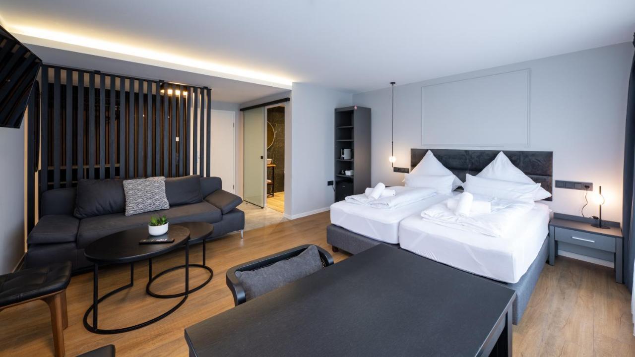 Hotel Metropol ทือบิงเงิน ภายนอก รูปภาพ